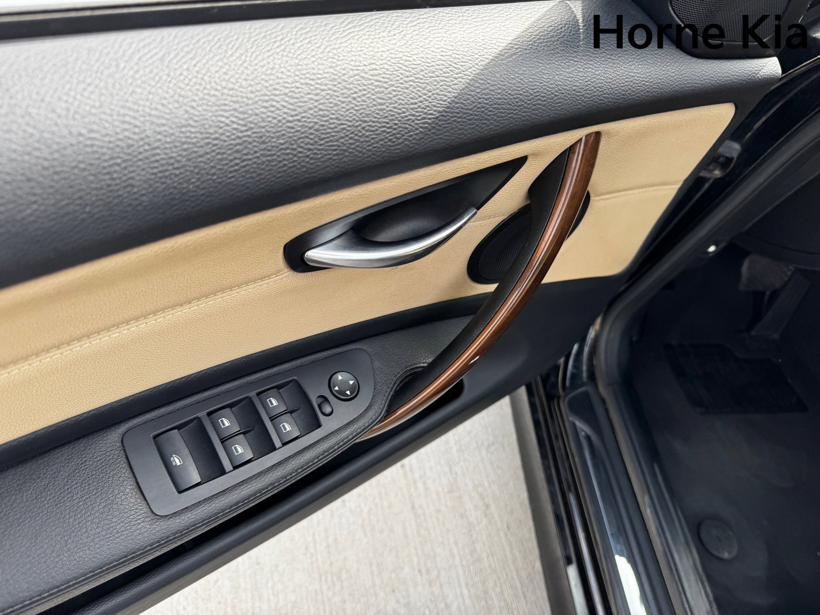 Used 2011 BMW 128i Convertible image 11