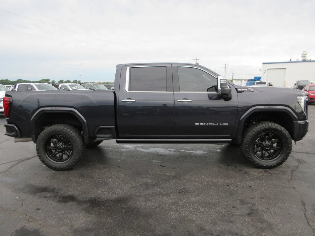 Used 2026 GMC Sierra 2500 Denali Ultimate AWD/4WD image 4