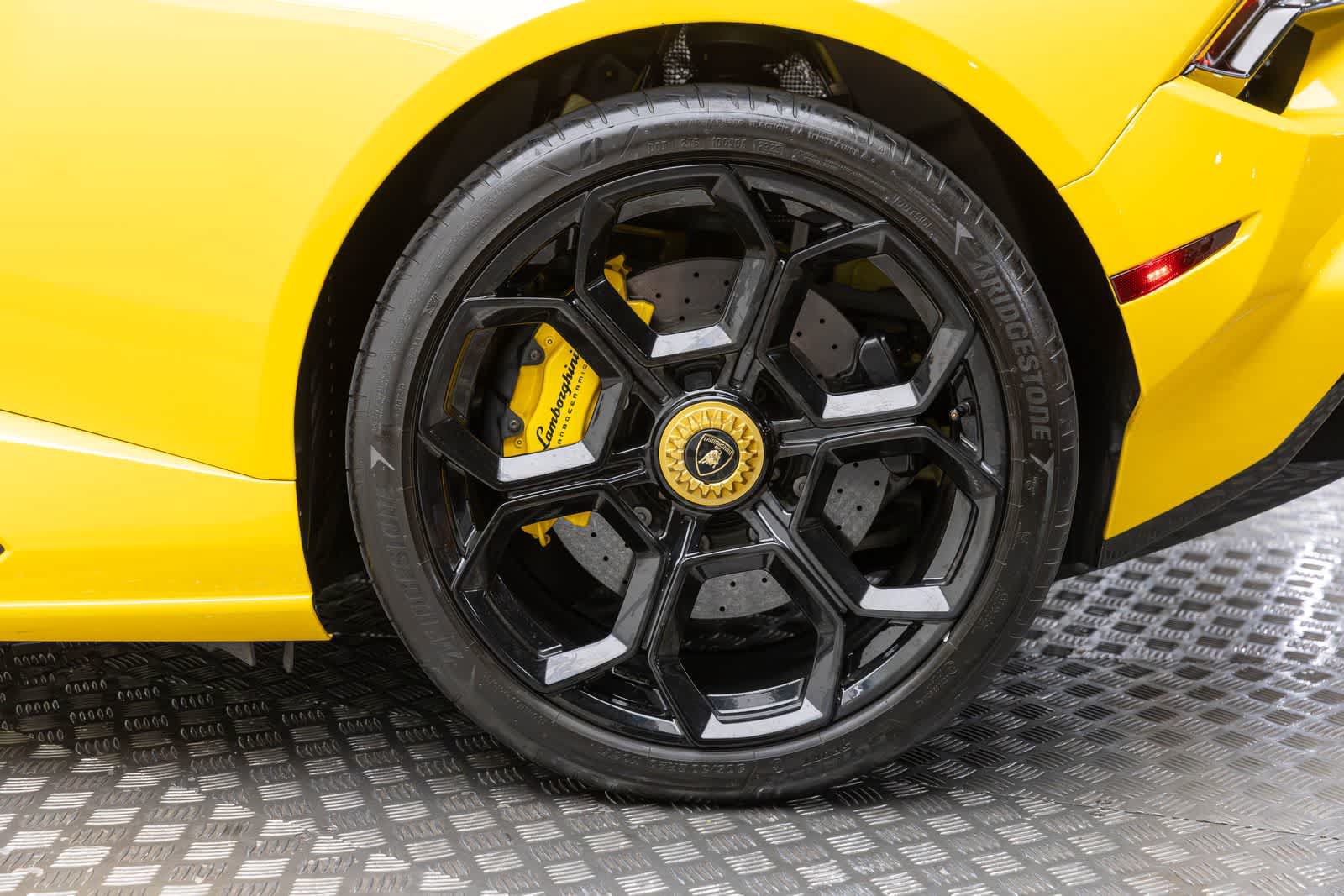 Used 2023 Lamborghini Huracan Tecnica RWD image 44