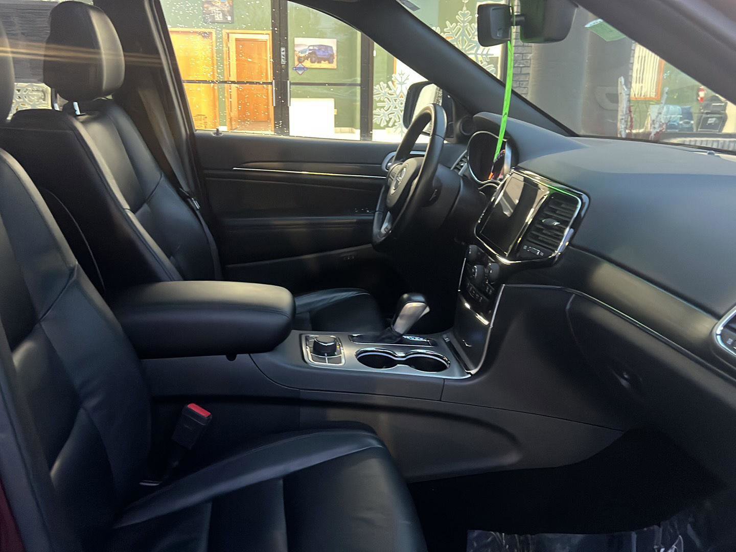 Used 2020 Jeep Grand Cherokee Limited w/ Trailer Tow Group IV image 16