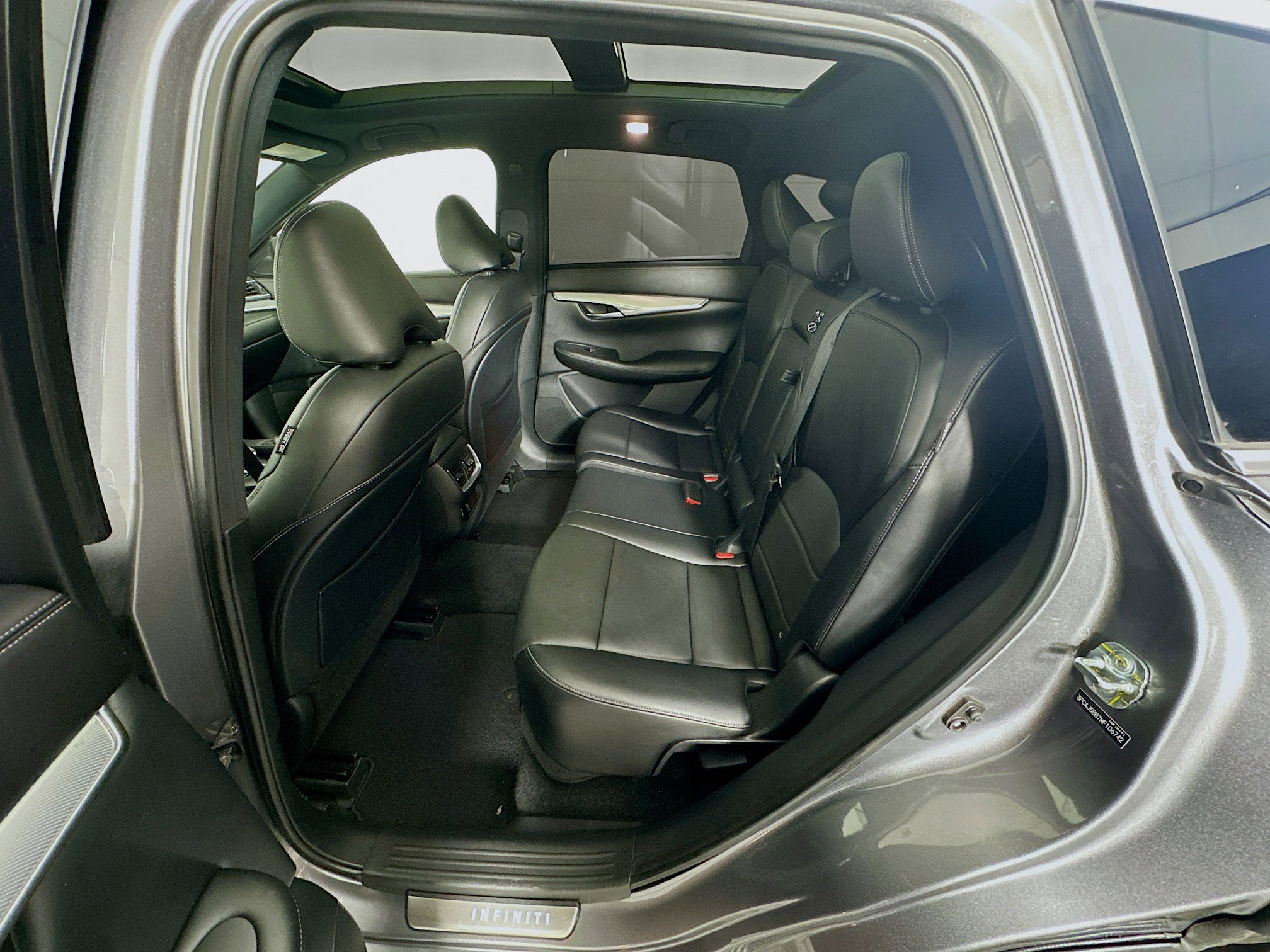 Used 2021 INFINITI QX50 Luxe w/ Appearance Package image 27