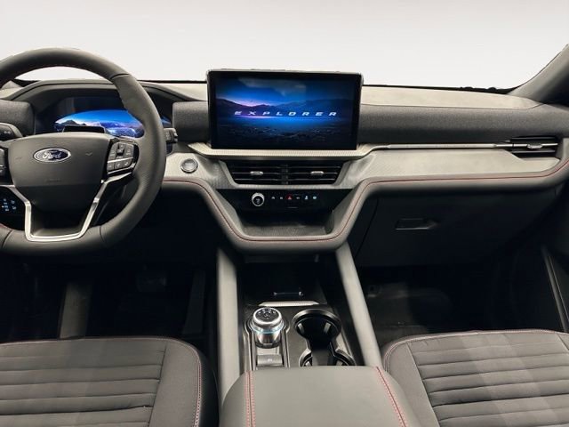 Used 2025 Ford Explorer ST-Line w/ ST-Line Street Pack AWD/4WD image 16