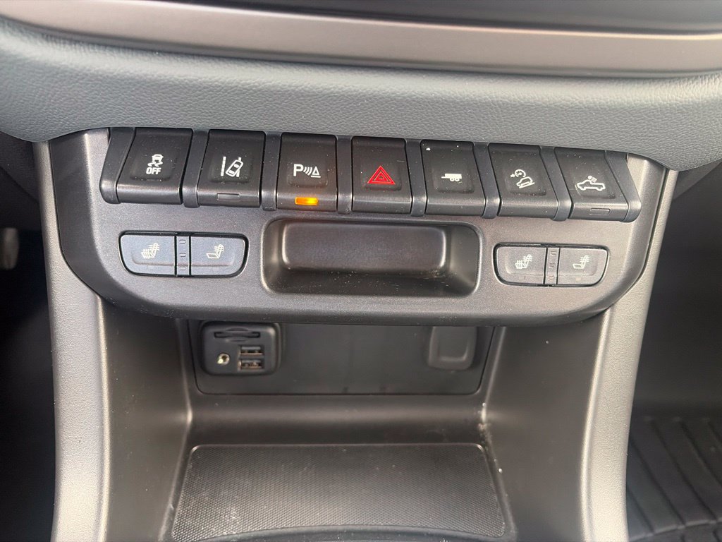 Used 2021 Chevrolet Colorado Z71 w/ Safety Package AWD/4WD image 28