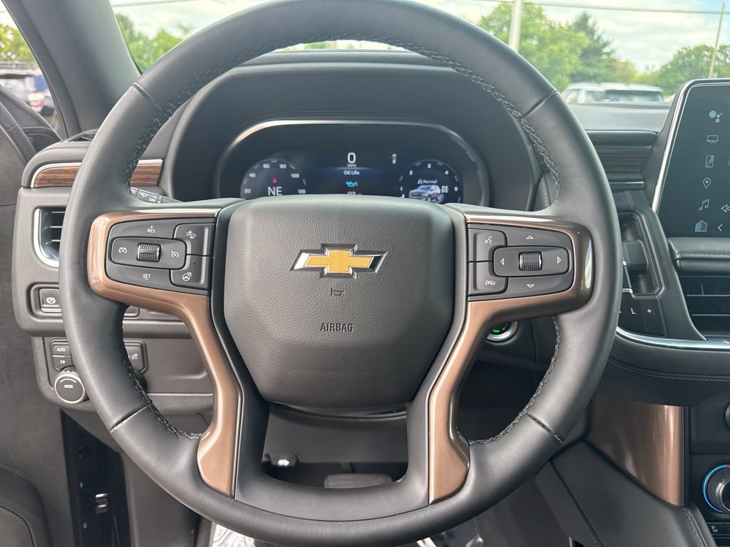 Used 2024 Chevrolet Suburban High Country AWD/4WD image 16