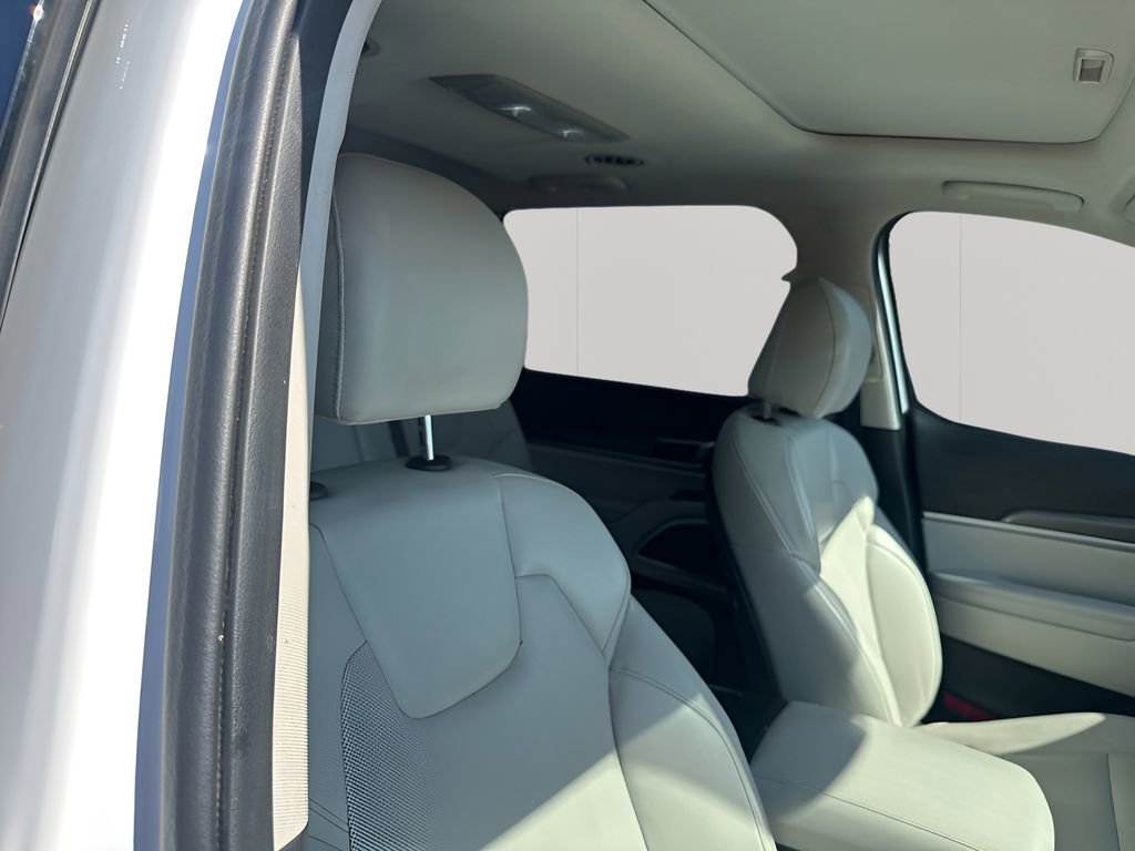 Used 2020 Kia Telluride S w/ S 8 Passenger Seating Package image 15