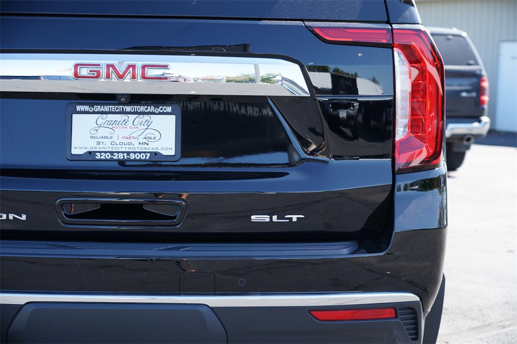 Used 2023 GMC Yukon XL SLT w/ SLT Luxury Package image 10