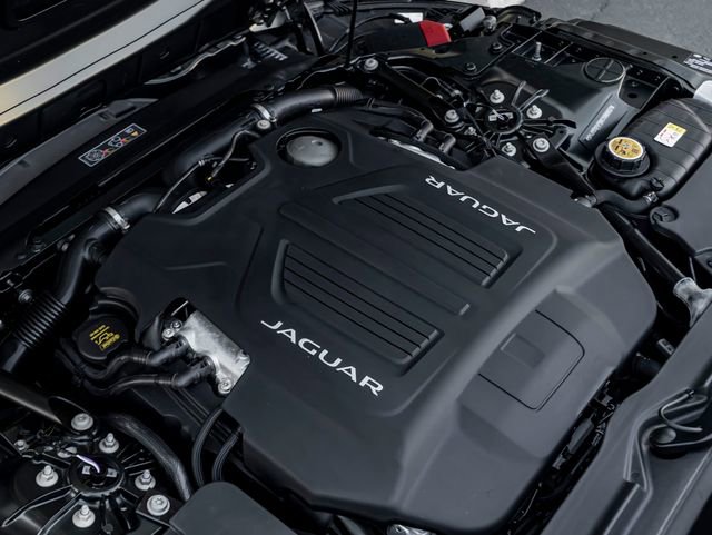 New 2024 Jaguar F-TYPE R image 38