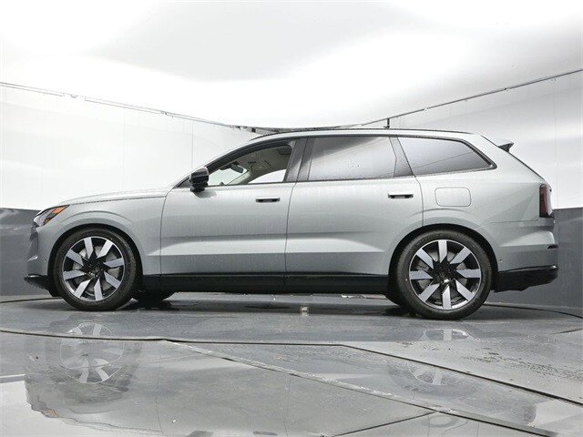 Used 2025 Volvo EX90 Ultra AWD/4WD image 28