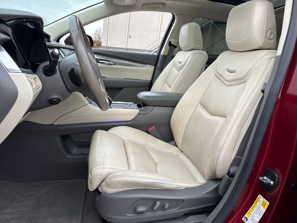 Used 2017 Cadillac XT5 Luxury image 15