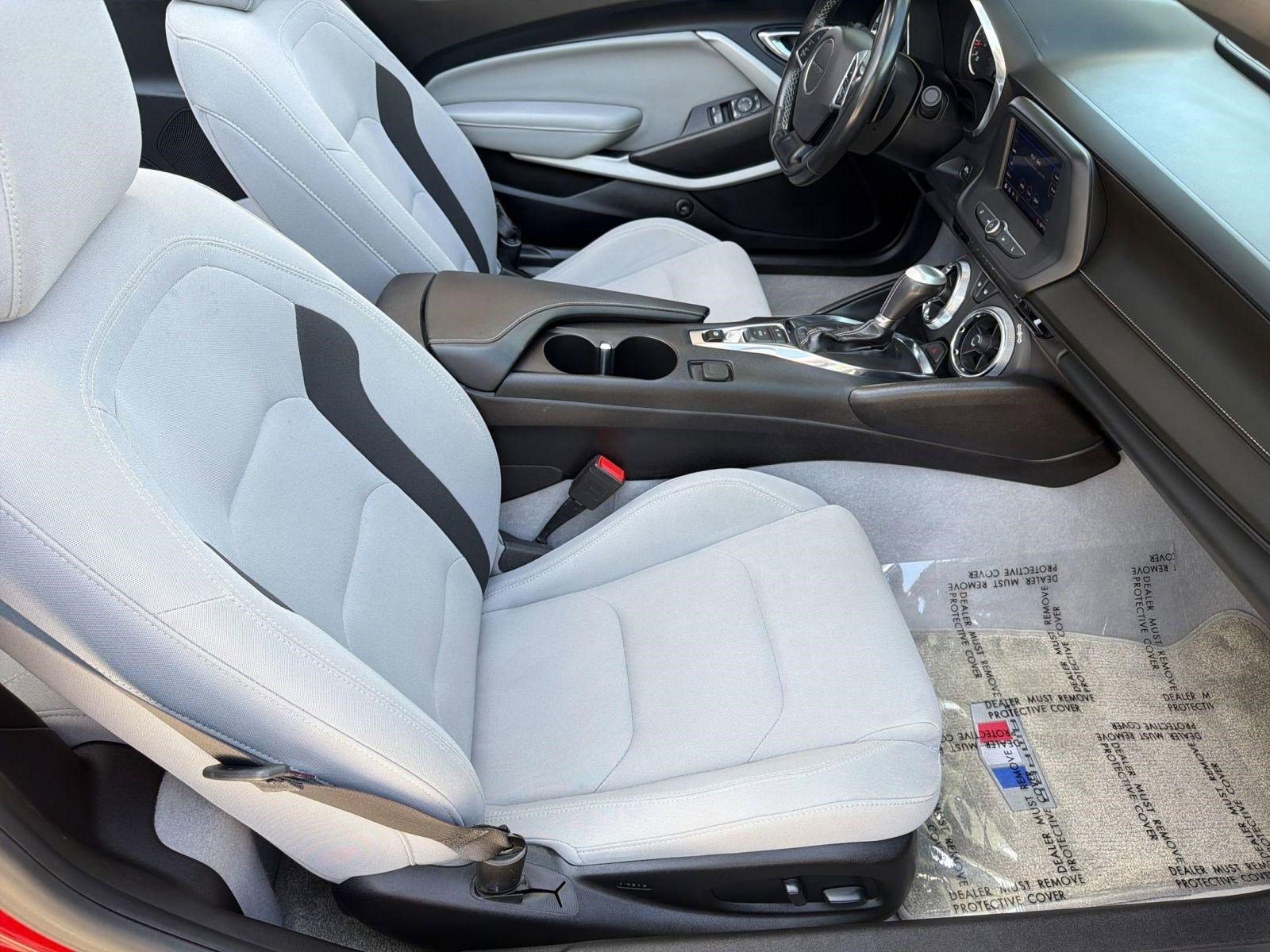 Used 2020 Chevrolet Camaro LT image 33