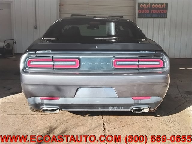Used 2020 Dodge Challenger SXT w/ Blacktop Package image 8