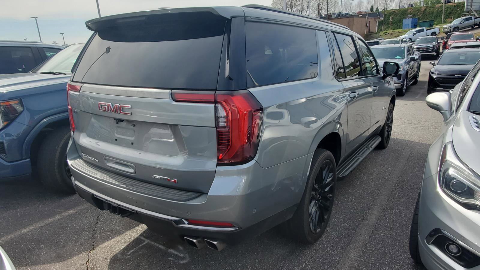 Used 2026 GMC Yukon XL AT4 w/ LPO, Floor Liner Package image 9