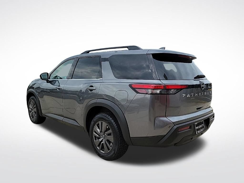 Used 2022 Nissan Pathfinder SV AWD/4WD image 3