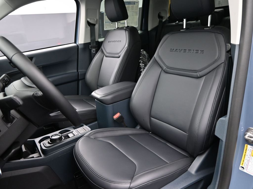 New 2025 Ford Maverick Lariat w/ Black Appearance Package image 29