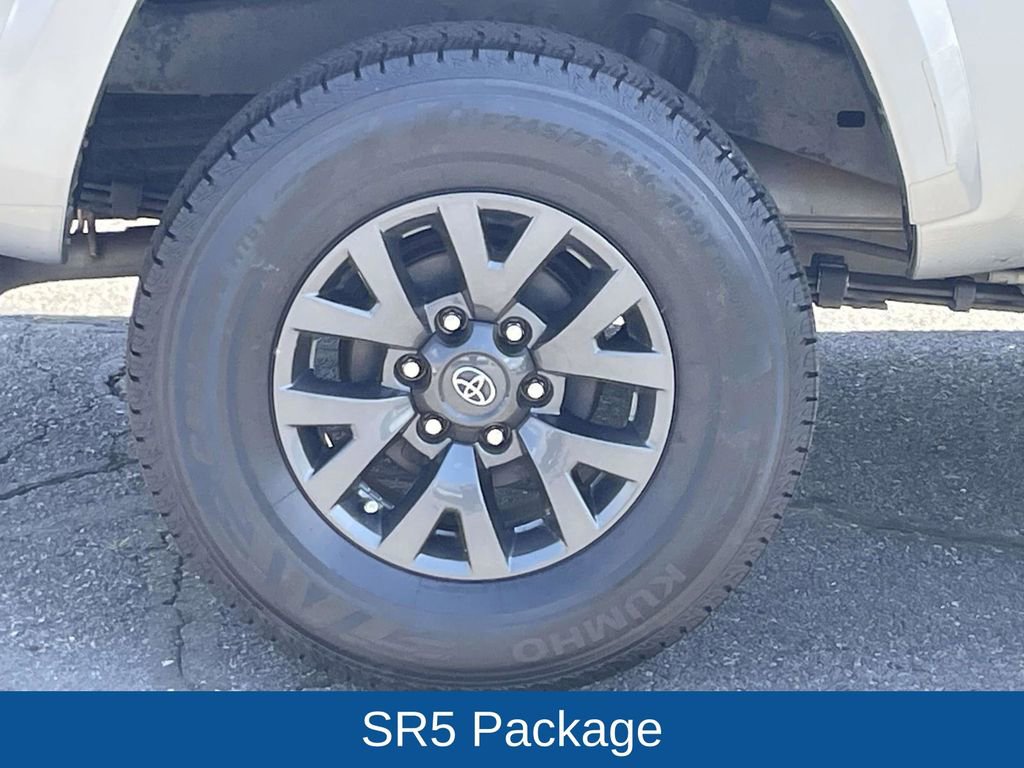 Used 2022 Toyota Tacoma SR5 w/ Technology Package RWD image 13