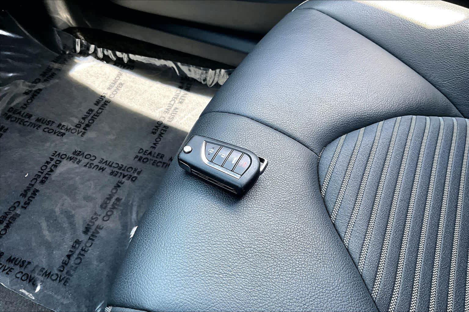 Used 2023 Toyota Camry SE FWD image 14