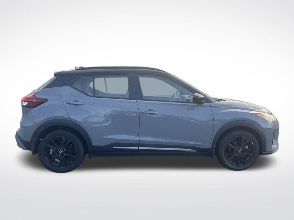 Used 2023 Nissan Kicks SR w/ SR Premium Package FWD image 8