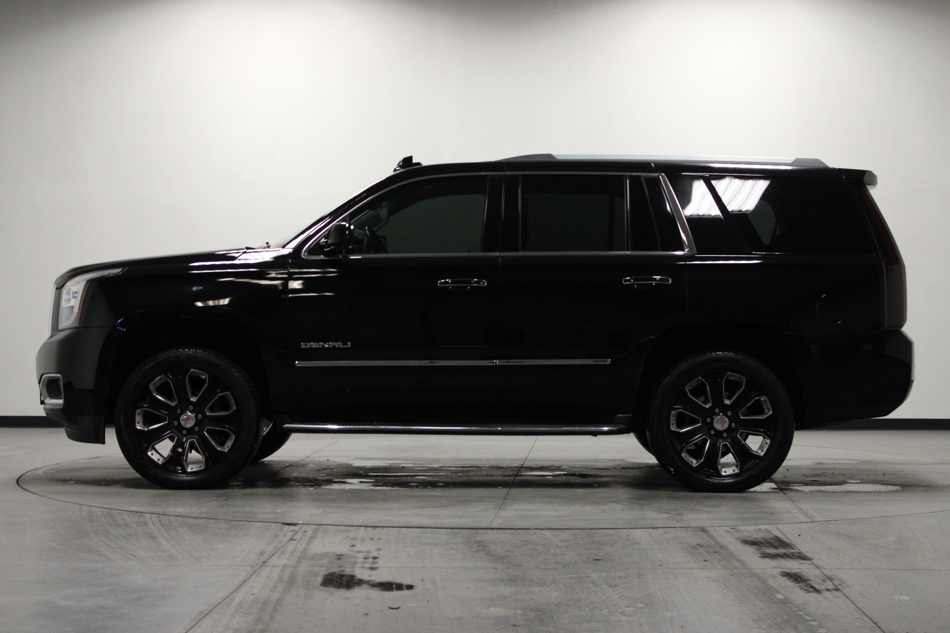 Used 2017 GMC Yukon Denali w/ Open Road Package image 7