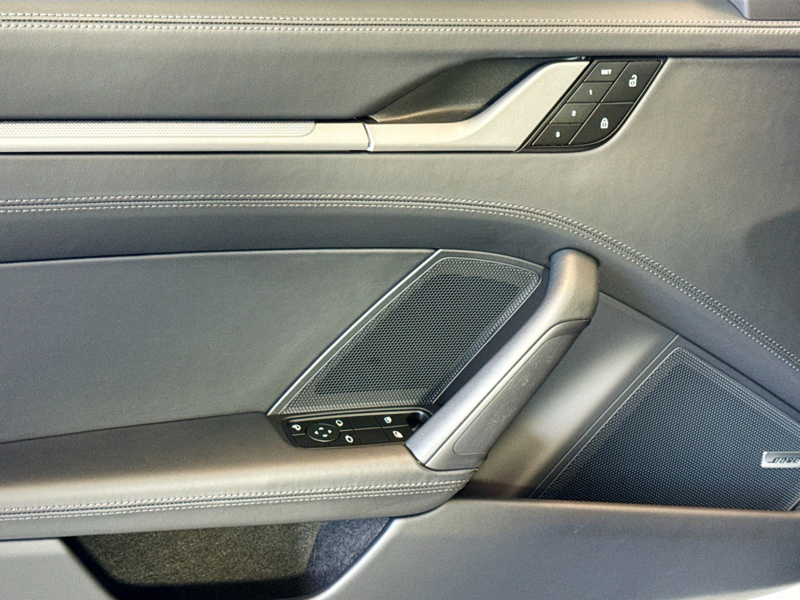 Used 2025 Porsche 911 Carrera image 11