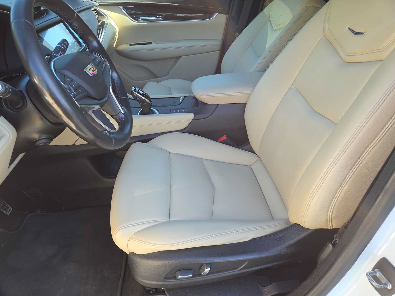 Used 2019 Cadillac XT5 AWD image 18