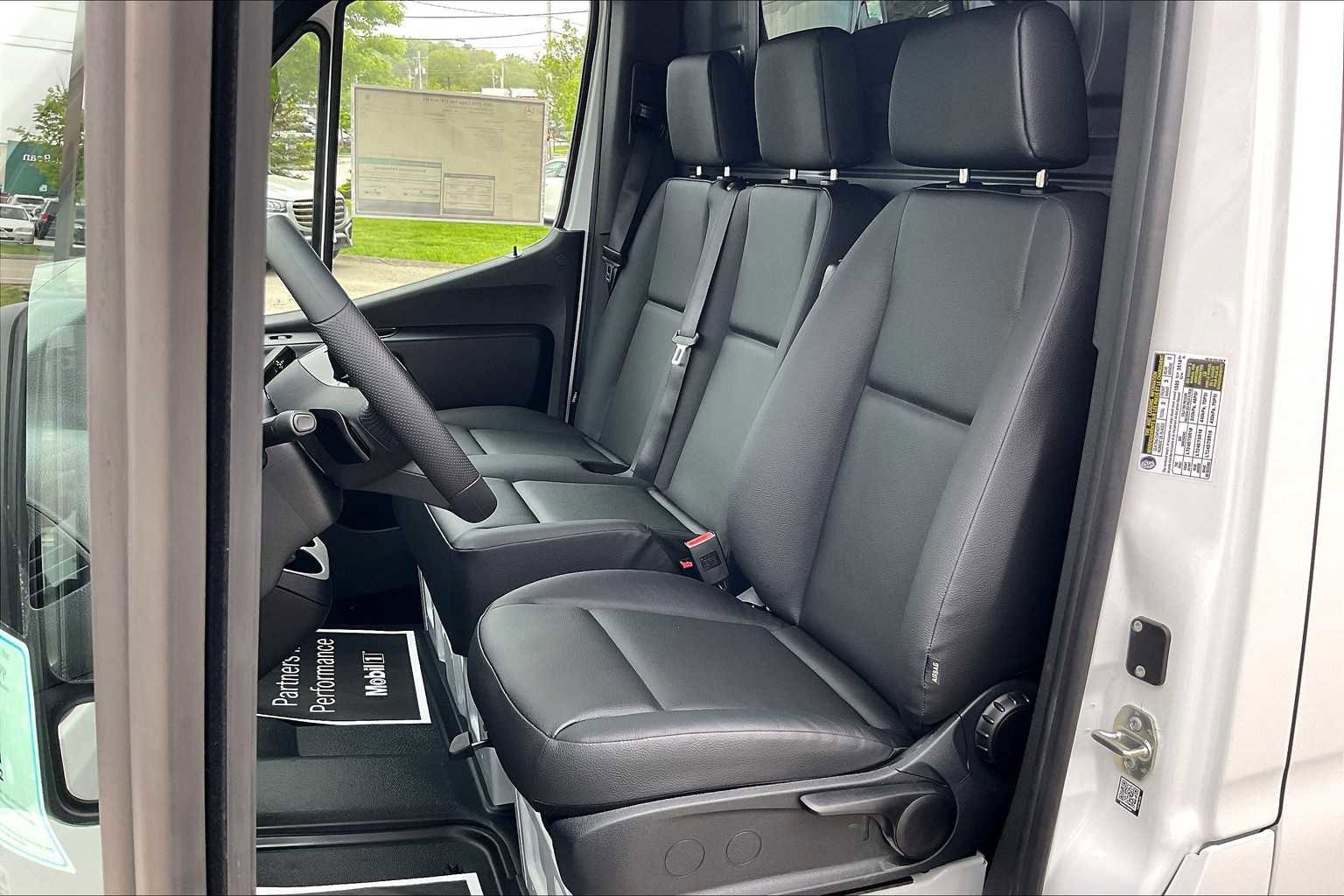 New 2025 Mercedes-Benz Sprinter 2500 image 14