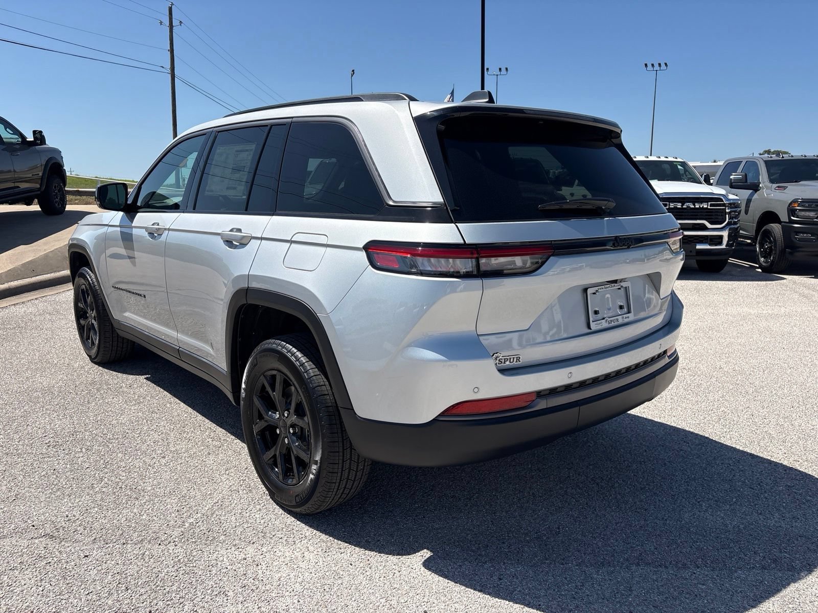New 2026 Jeep Grand Cherokee Altitude RWD image 4
