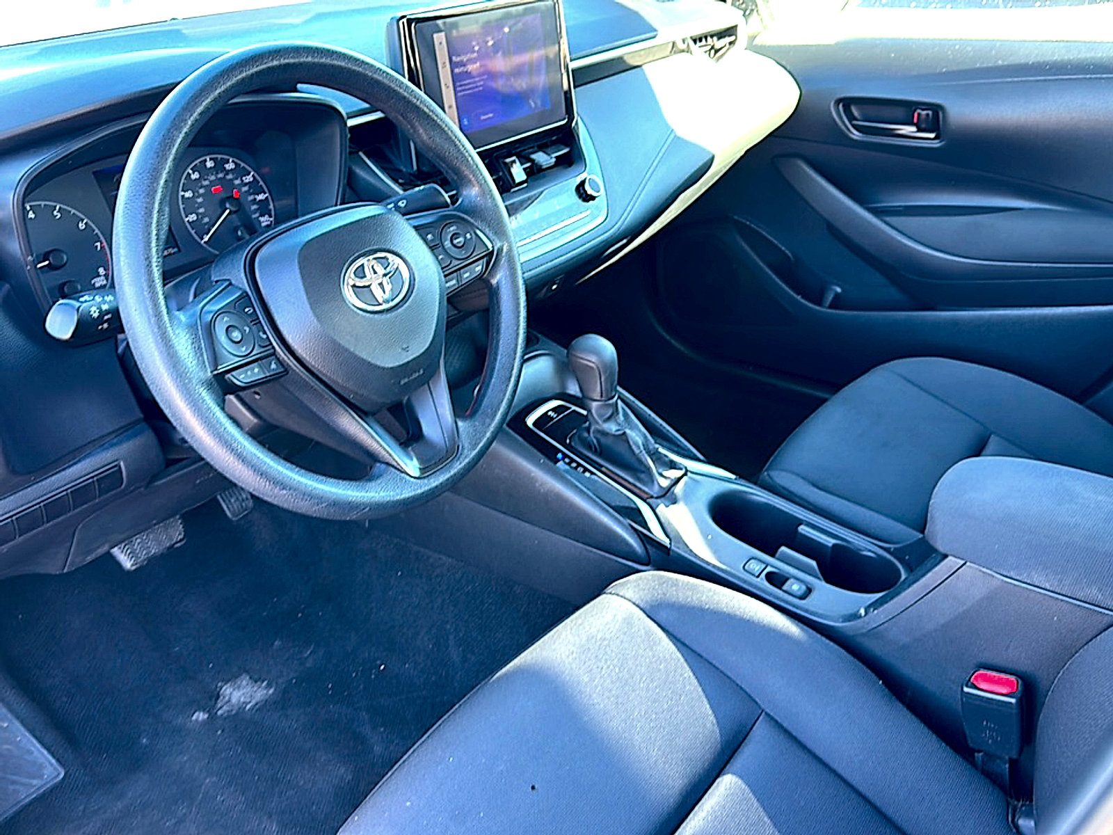 Used 2024 Toyota Corolla LE image 12