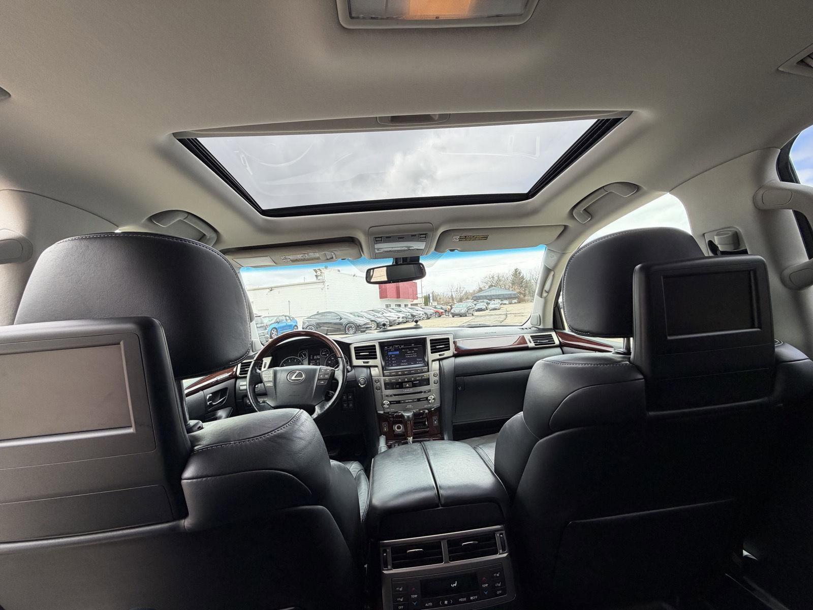 Used 2015 Lexus LX 570 4WD image 27