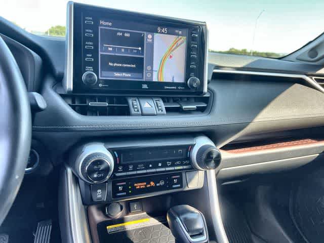 Used 2020 Toyota RAV4 Limited AWD/4WD image 18