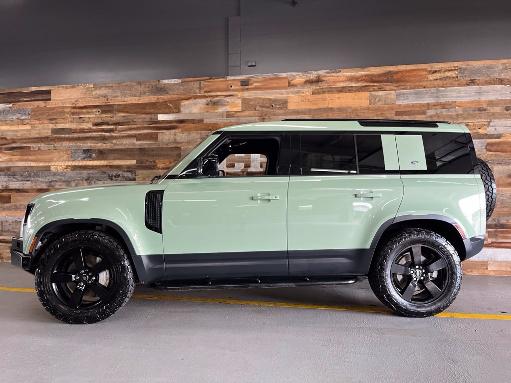 Used 2023 Land Rover Defender 110 75th Limited Edition AWD/4WD image 33