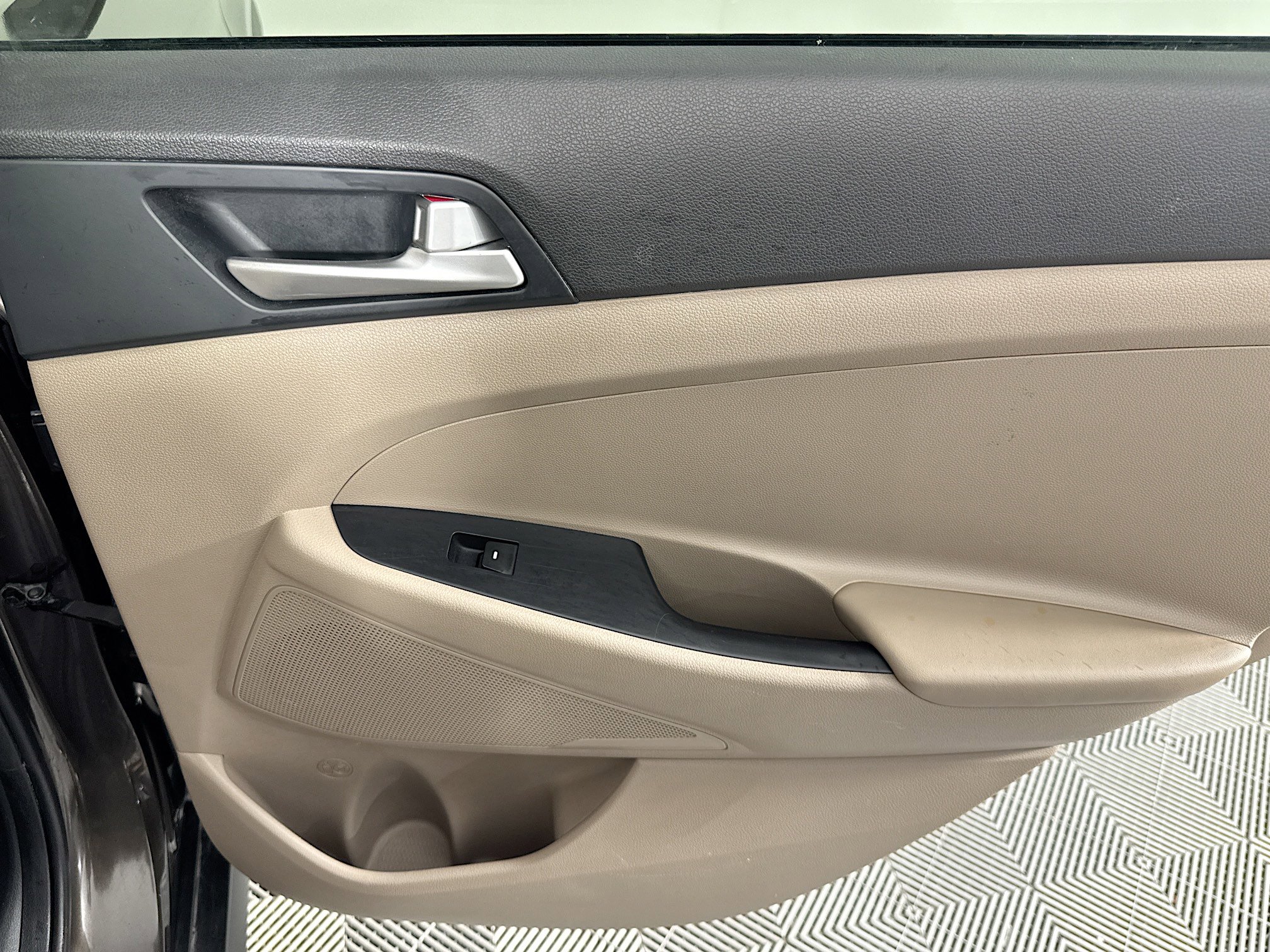 Used 2020 Hyundai Tucson Value w/ Cargo Package image 27