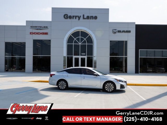 Used 2024 Nissan Altima 2.5 SV