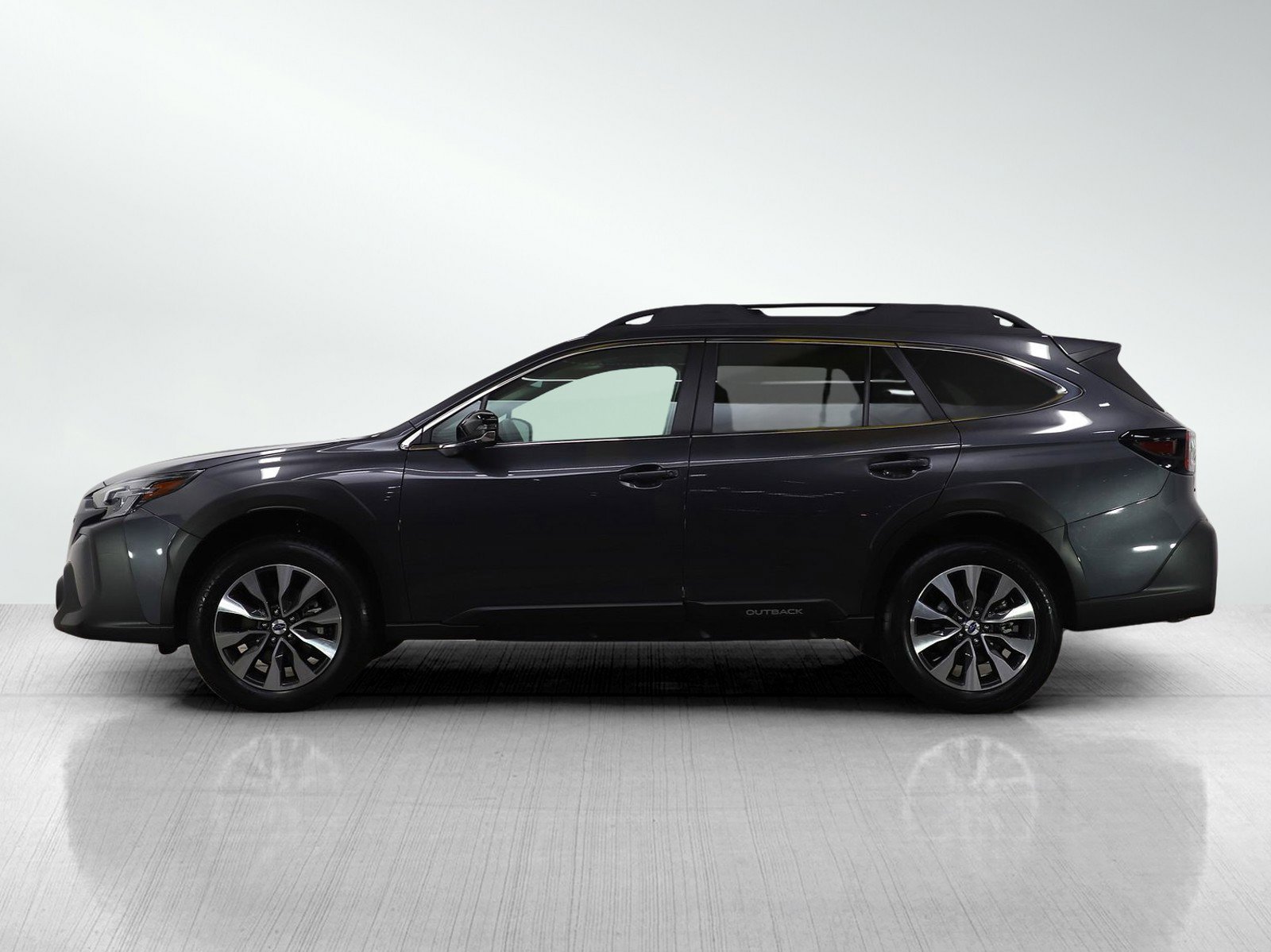 Used 2025 Subaru Outback Limited w/ Tech Package 3 image 2