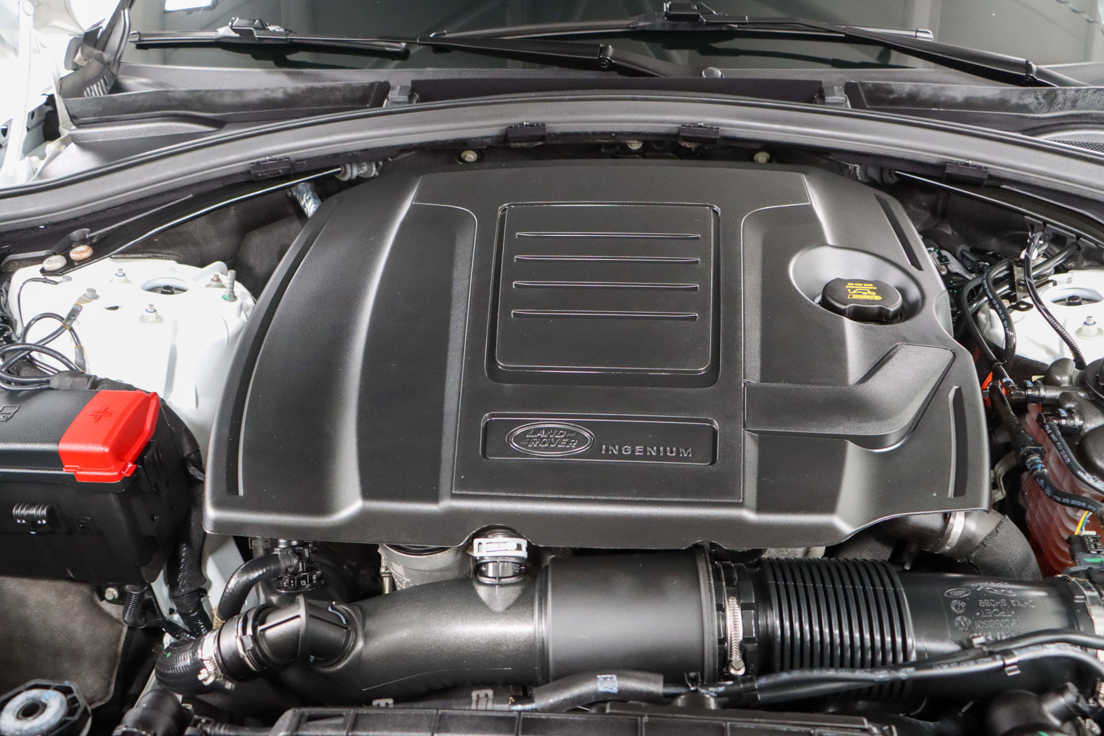 Used 2022 Land Rover Range Rover Velar R-Dynamic S image 31