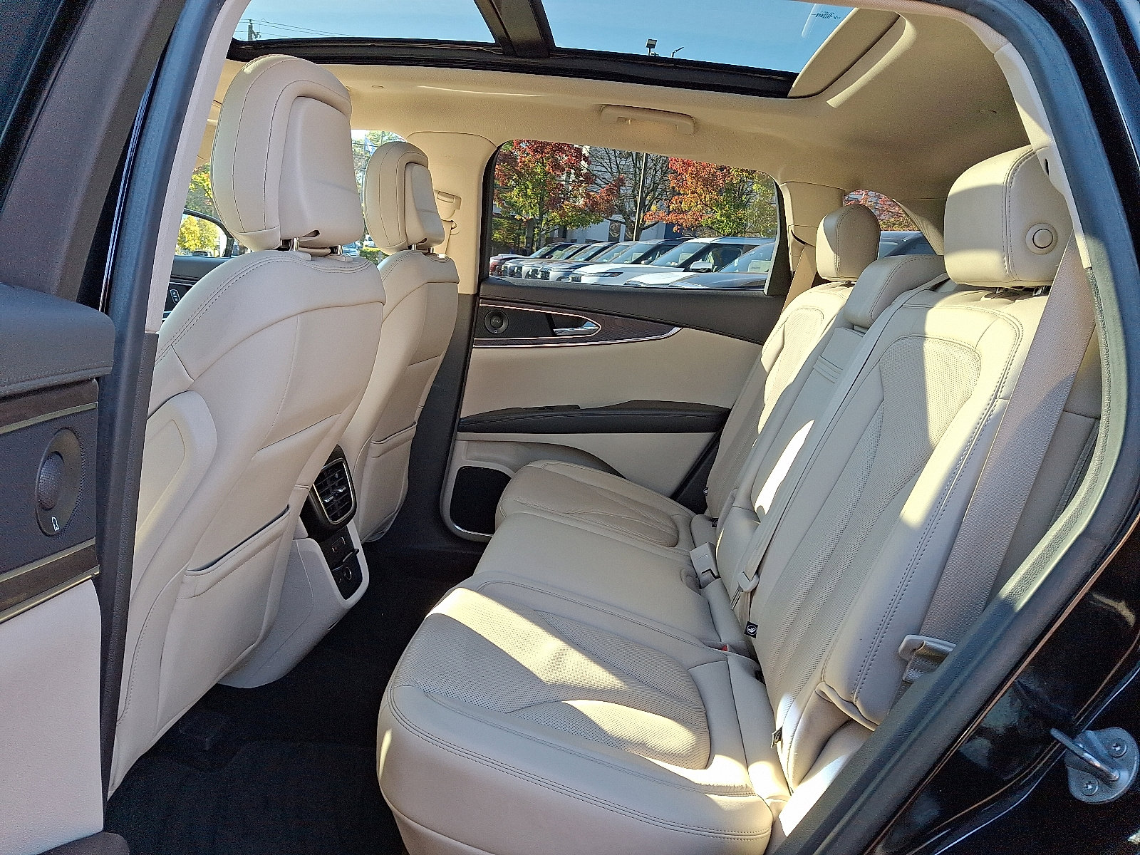 Used 2020 Lincoln Nautilus Reserve image 10