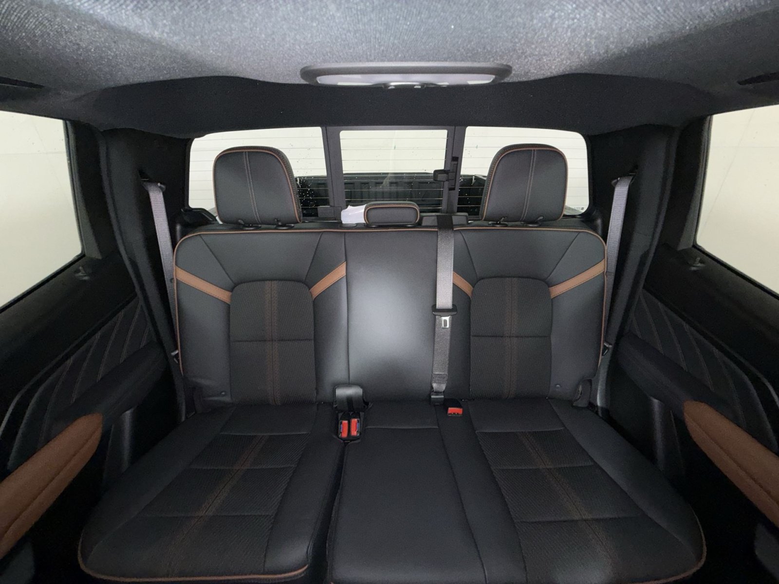 Used 2024 GMC Canyon AT4 w/ Technology Package AWD/4WD image 25