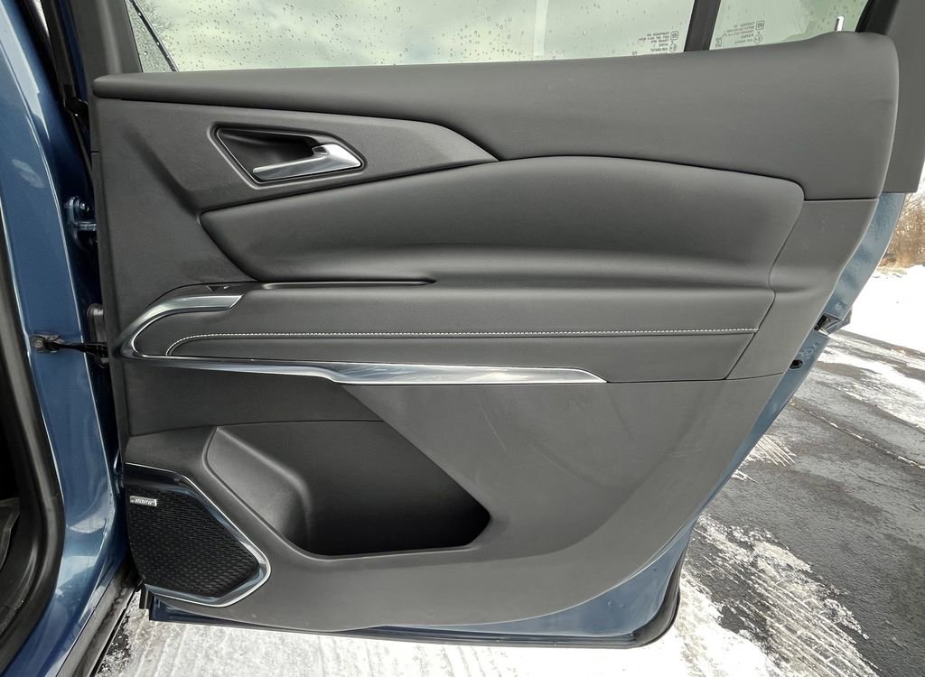 Used 2024 Chevrolet Traverse LT w/ Enhanced Driving Package image 19