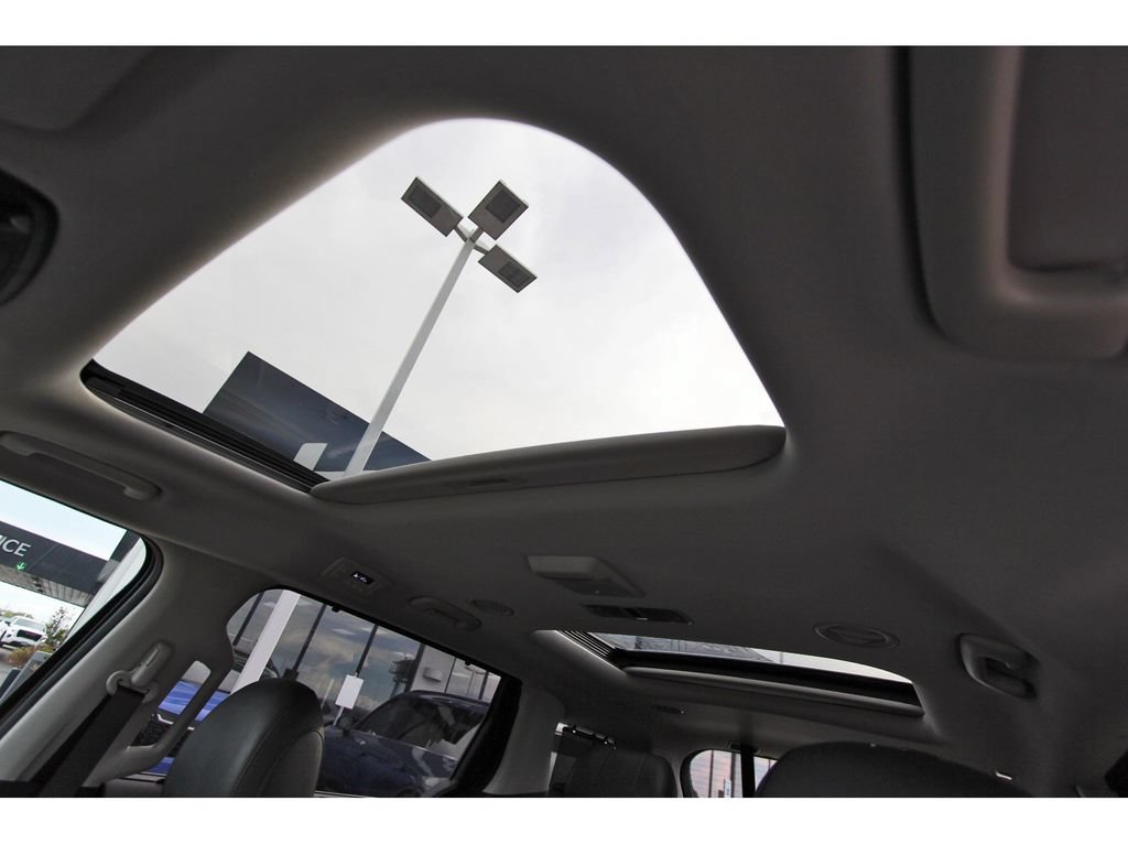 Used 2024 Kia Carnival SX Prestige FWD image 36
