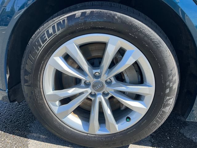 Used 2019 Audi e-tron Prestige w/ Prestige Package AWD/4WD image 30