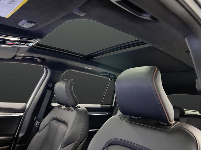 Used 2024 Jeep Wagoneer Launch Edition image 7