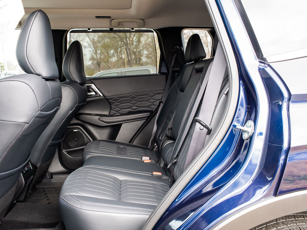 Used 2025 Mitsubishi Outlander SEL image 16