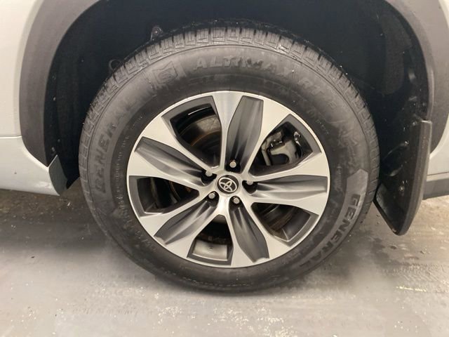Used 2022 Toyota Highlander XLE image 33