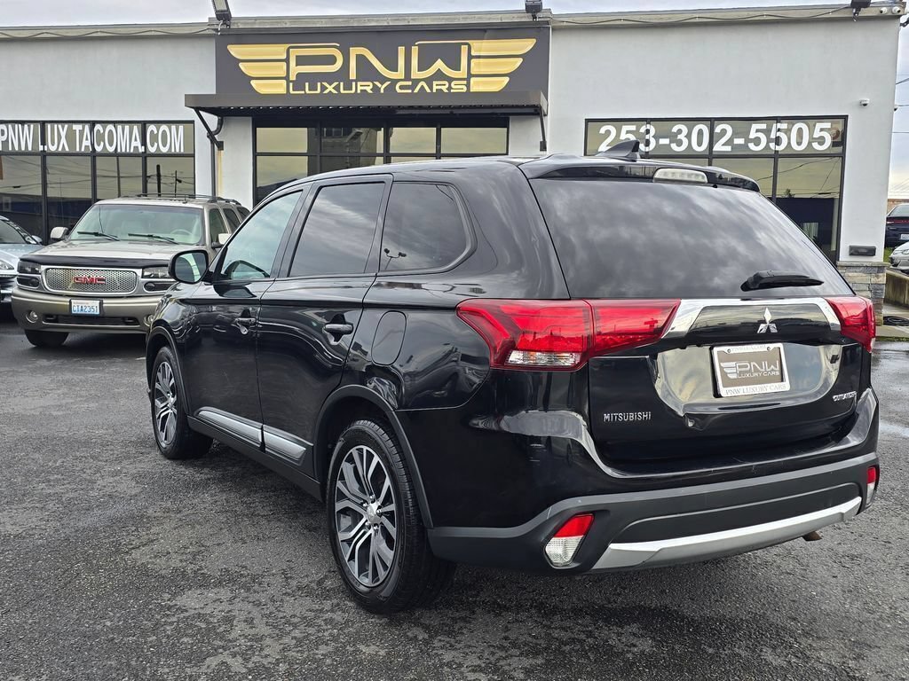 Used 2018 Mitsubishi Outlander ES FWD image 10
