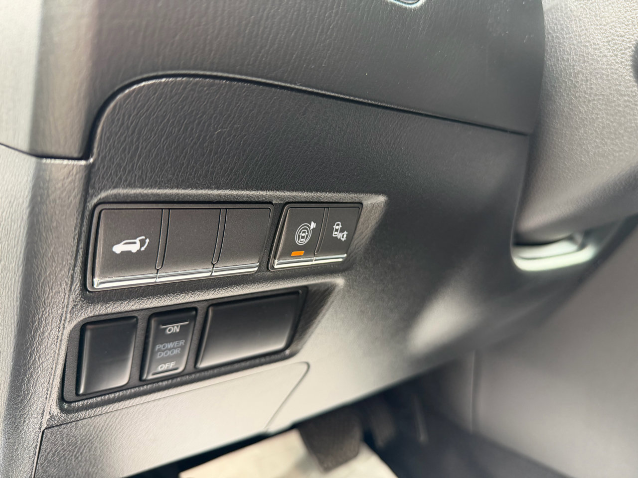 Used 2016 INFINITI QX80 Limited image 25