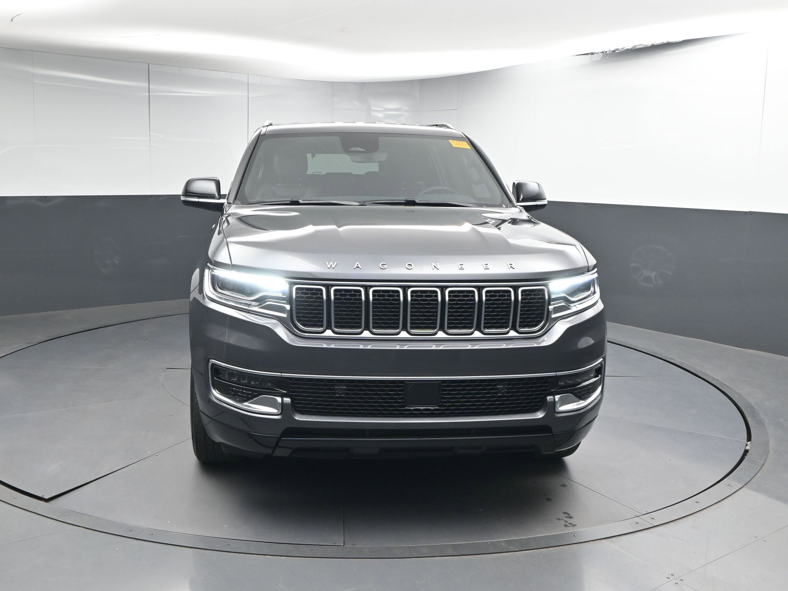 Used 2024 Jeep Wagoneer 2WD image 27