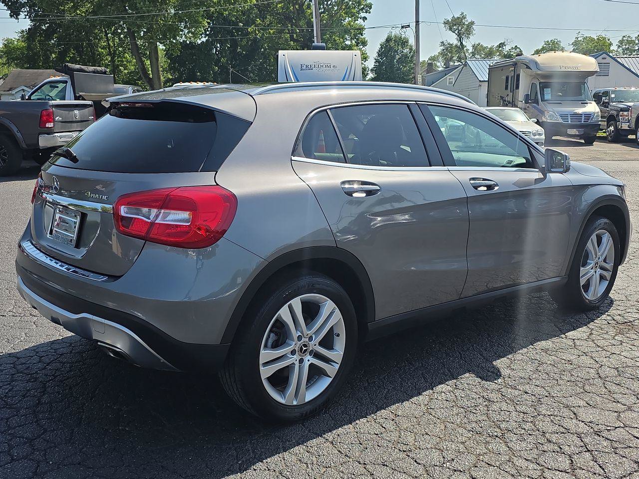Used 2018 Mercedes-Benz GLA 250 4MATIC image 2