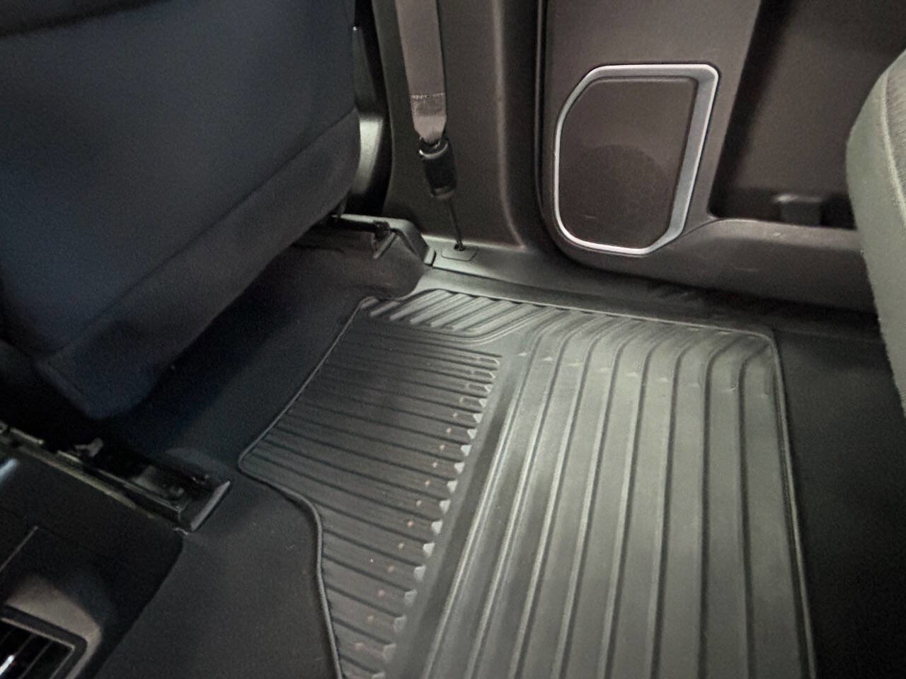 Used 2022 Chevrolet Silverado 1500 LT w/ Z71 Off-Road Package image 37