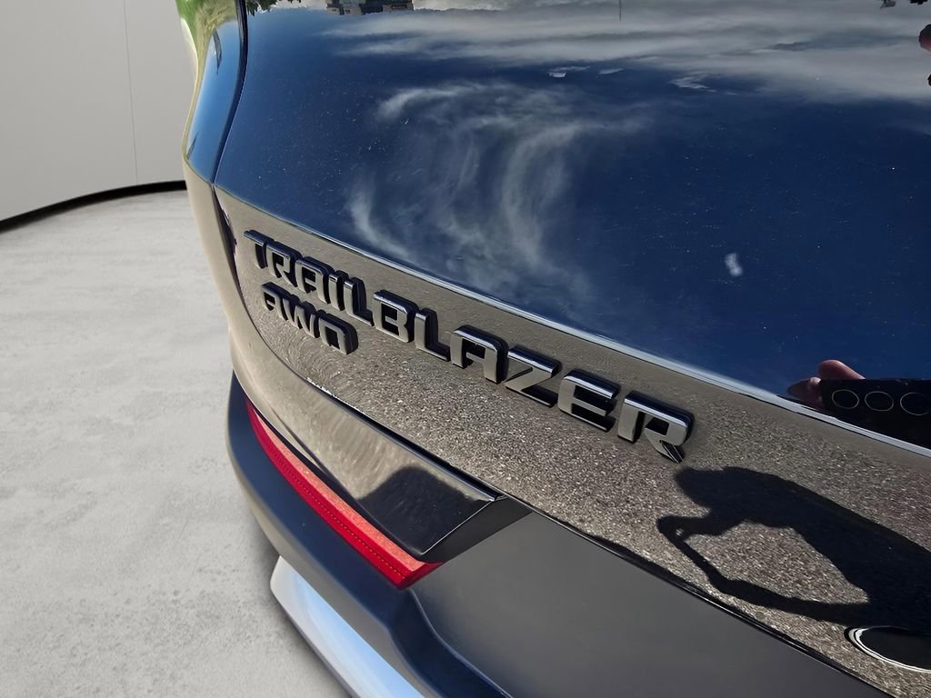 Used 2021 Chevrolet TrailBlazer LT FWD image 28