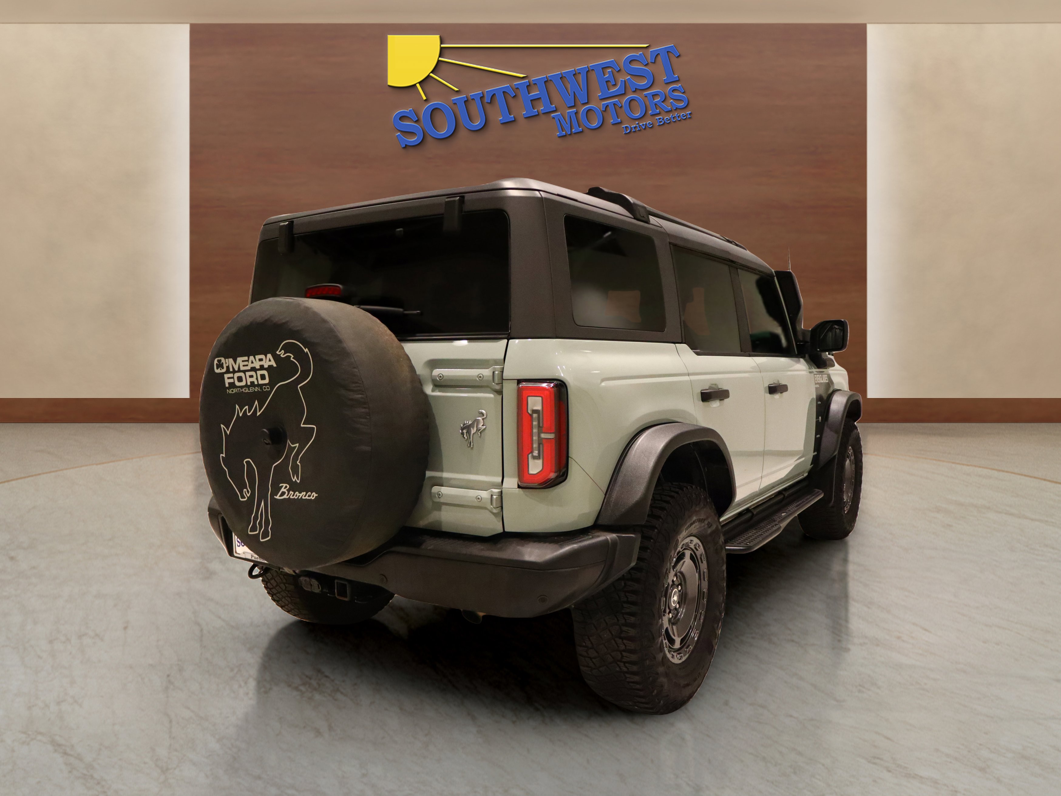 Used 2023 Ford Bronco Everglades image 4