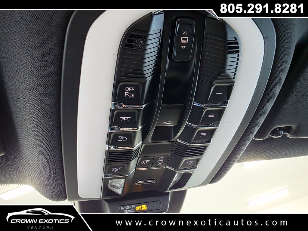 Used 2021 Porsche Macan AWD/4WD image 30